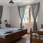 Guest house къща до гората
