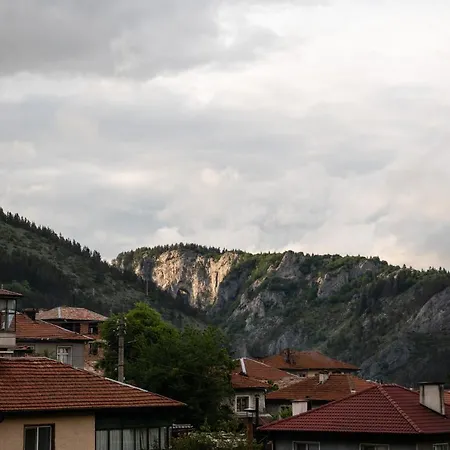 Πανσιόν къща до гората *