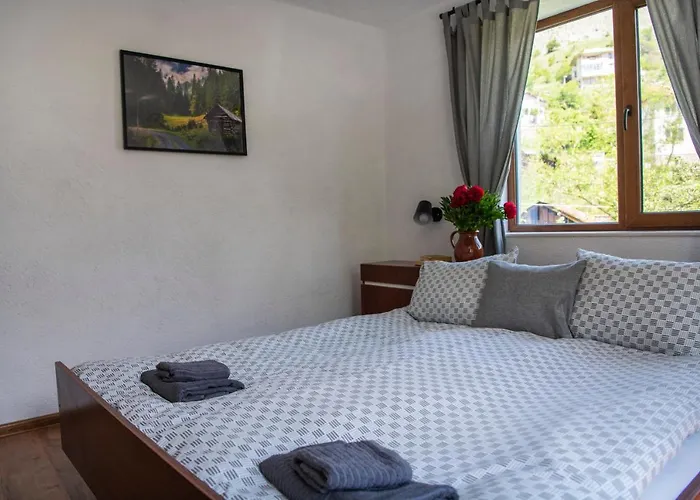 къща до гората Pensión